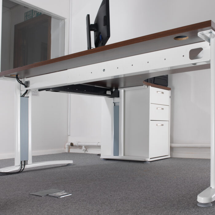 Dams TR10 straight desk 600mm Depth-20641