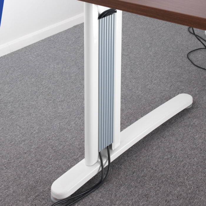 Dams TR10 straight desk 600mm Depth-20642