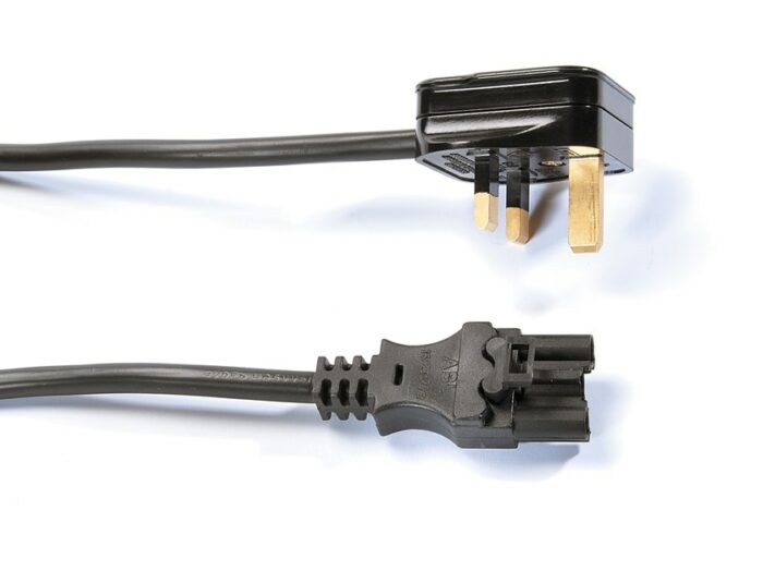 DAMS Mains lead with UK 3 pin plug to 3 pole connector - black-0
