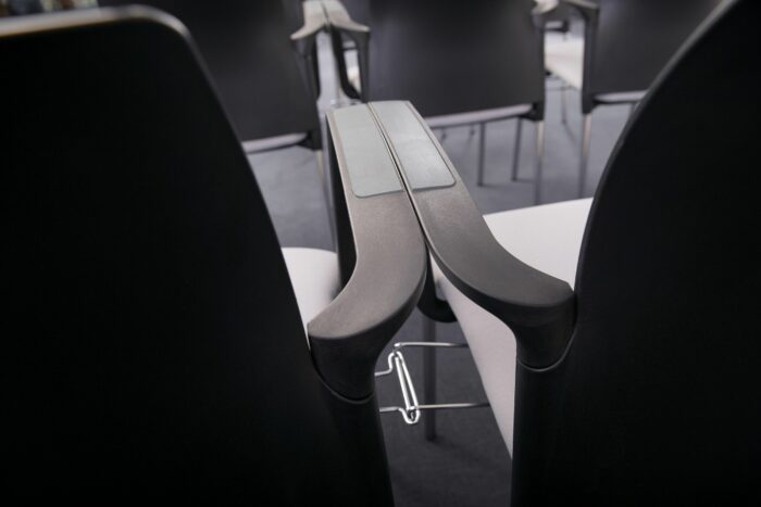Elite Leola Cantilever Chair with Polypropylene Shell-36505