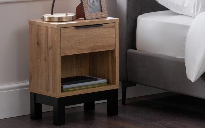 Julian Bowen Bali 1 Drawer Bedside Light Oak-39017